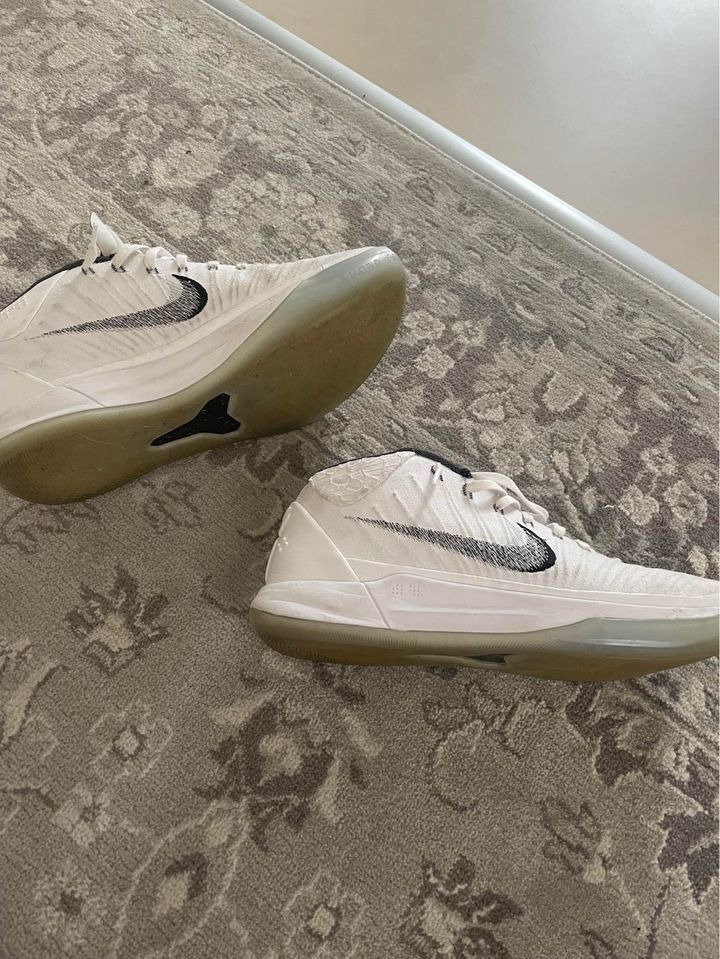 Nike Kobe Mid