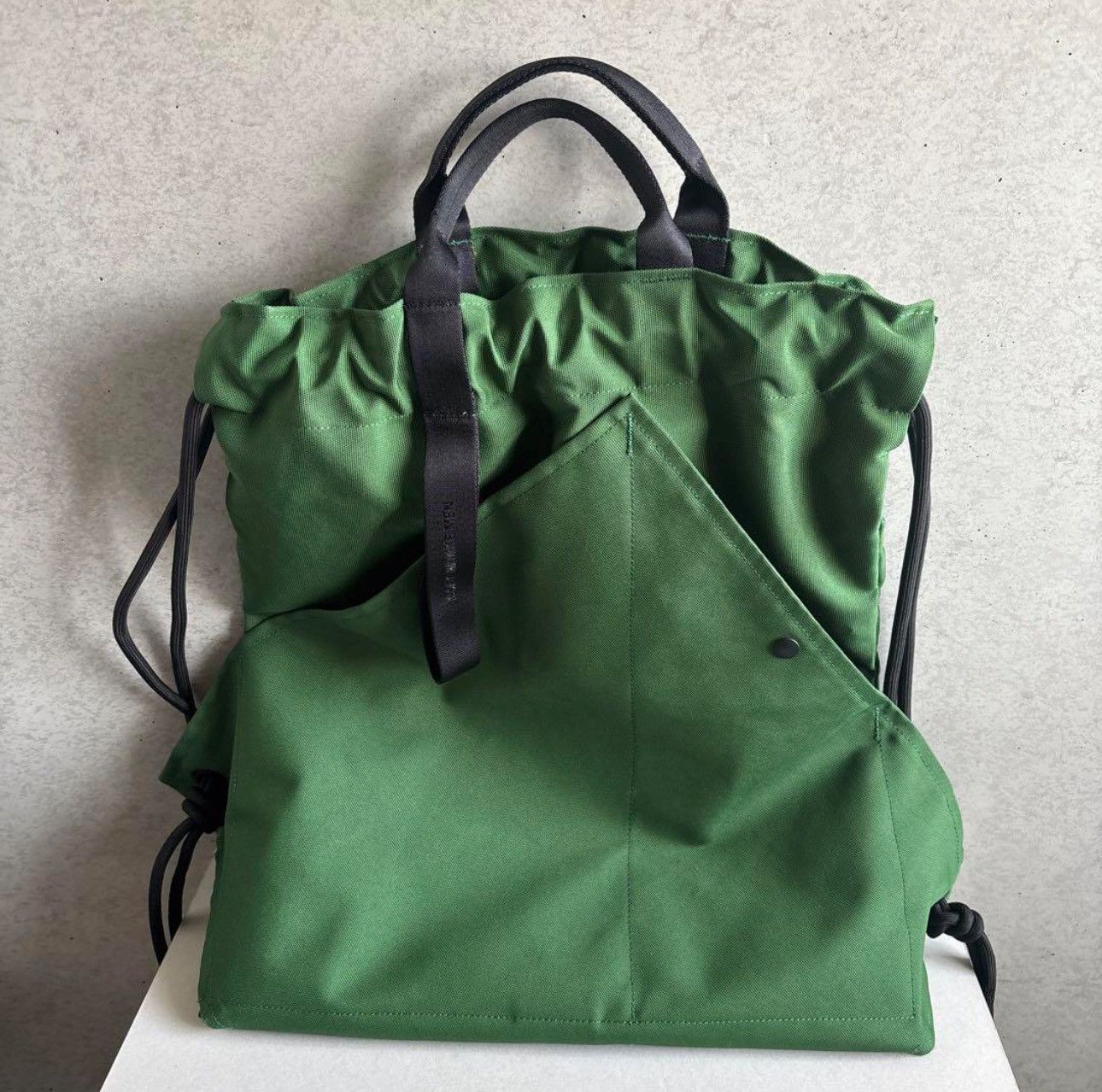 Issey Miyake × Japanese Brand ISSEY MIYAKE MEN KINCHAKU Napsack Backpack Green Size ONE SIZE - 3 Thumbnail