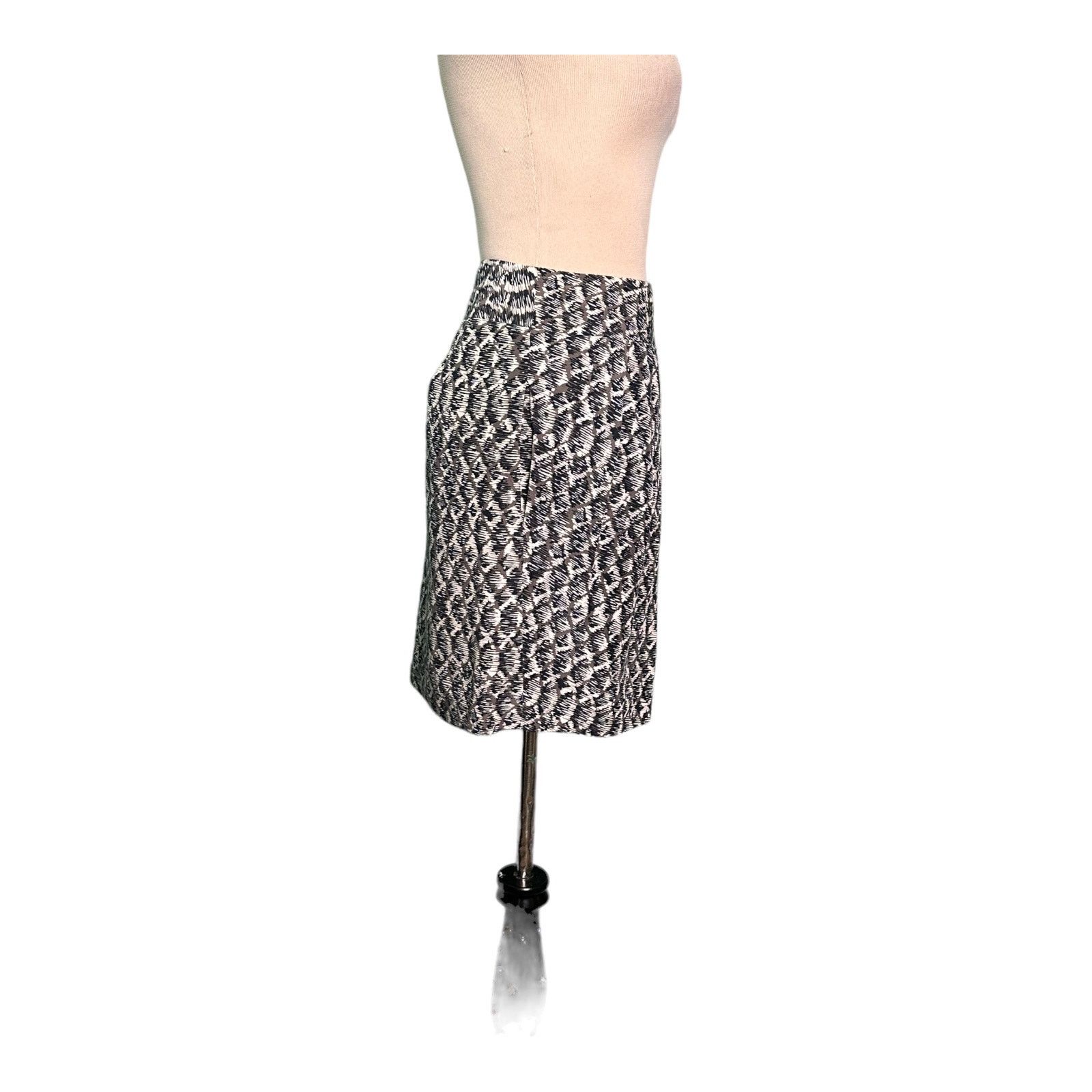 Banana Republic Banana Republic black cream pleated mini skirt size 4 Size 29" - 14 Thumbnail
