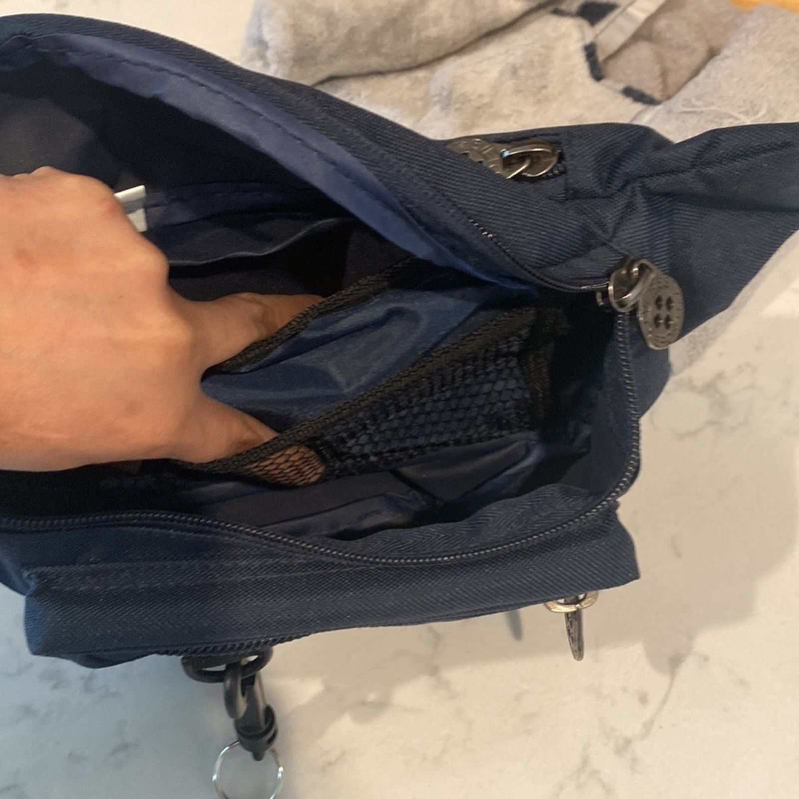 Other Everest Signature Waist Pack Navy hiking Gorpcore fanny pack Size ONE SIZE - 9 Thumbnail