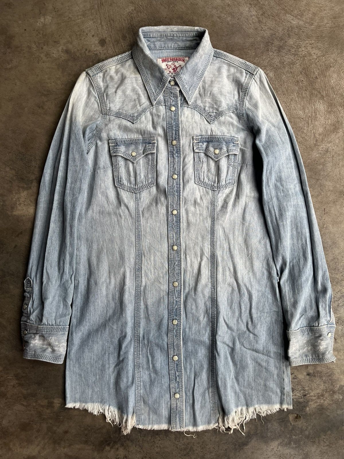 If Six Was Nine × Le Grande Bleu (L.G.B.) × True Religion TRUE RELIGION ROBE DISTRESSED DENIM BUTTON SHIRTS Size US S / EU 44-46 / 1 - 1 Thumbnail