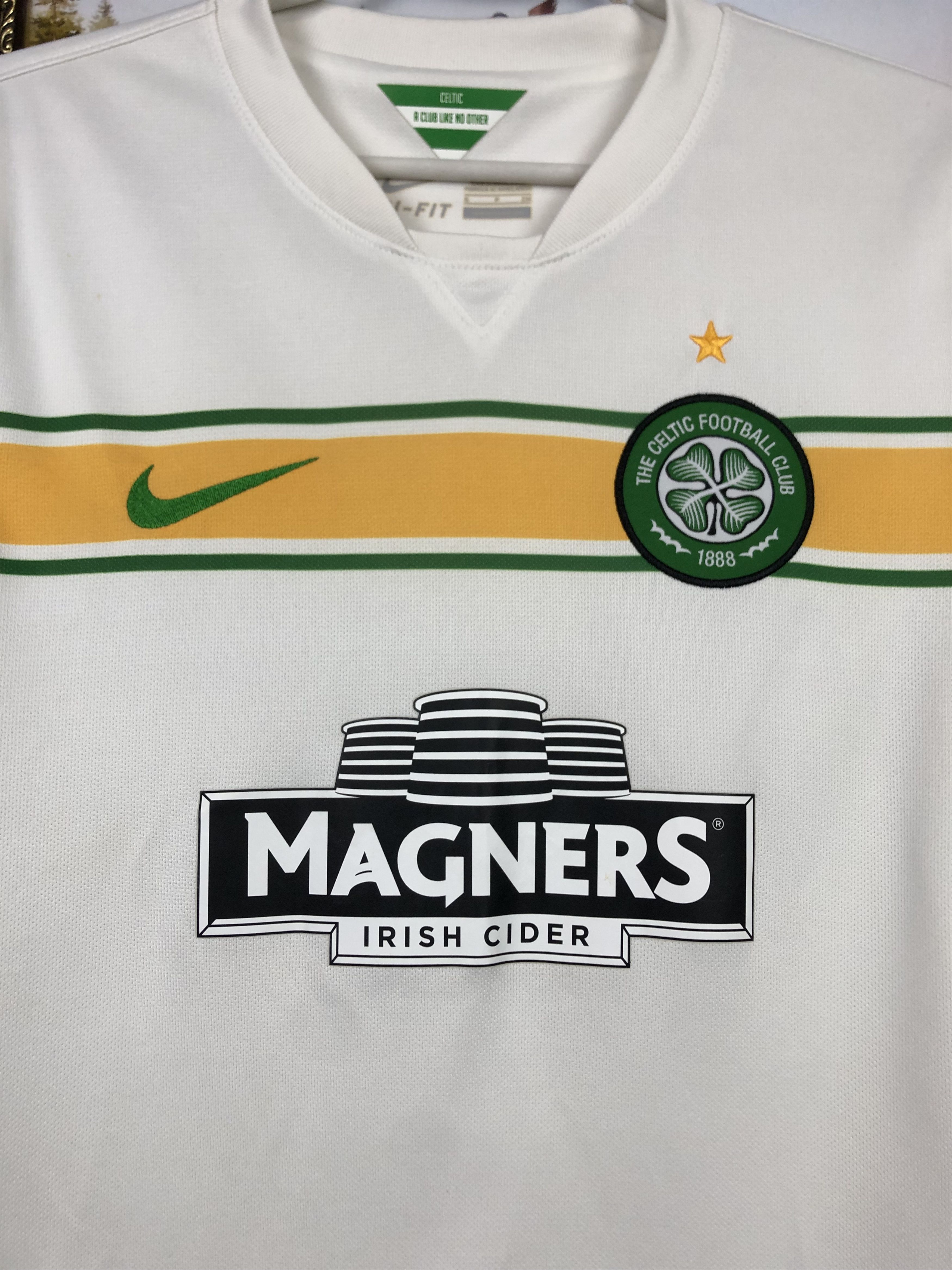 Nike Celtic football shirt 2014 Soccer Nike Jersey Mens Trikot Size US S / EU 44-46 / 1 - 3 Thumbnail