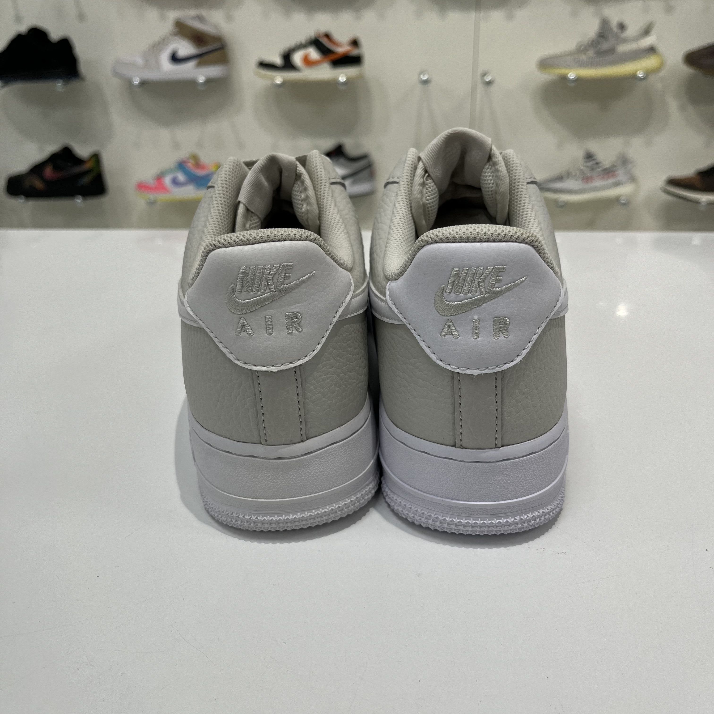 Nike Nike Air Force 1 Low Light Bone White Size US 10.5 / EU 43-44 - 3 Thumbnail