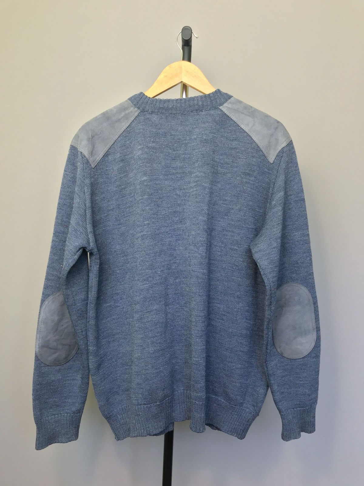 Burberry VINTAGE BURBERRY KNIT SWEATER Blue Pure New Wool MENS Size US XL / EU 56 / 4 - 13 Thumbnail