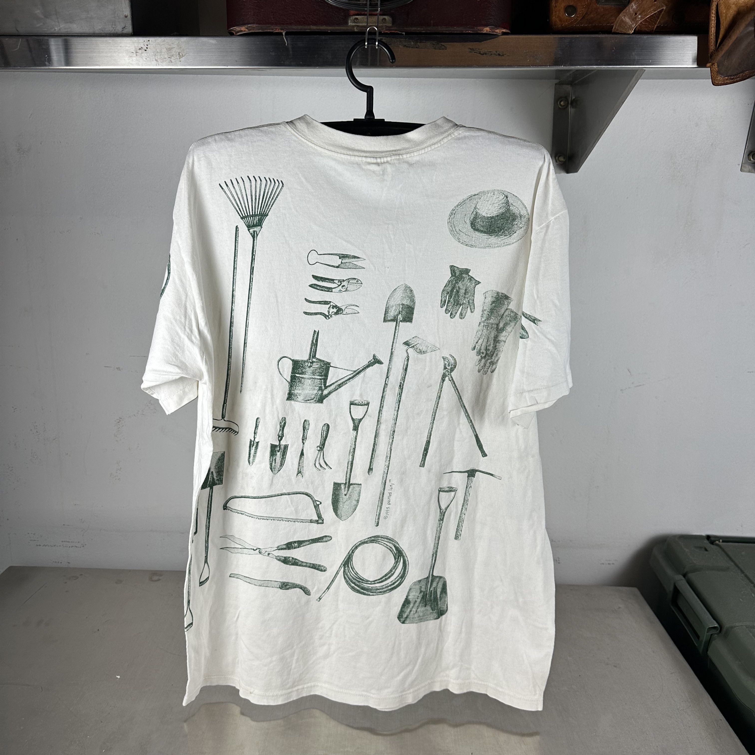 Vintage ​​​​Vintage 1993 Callaway Gardens Garden Tools AOP T-shirt Size US L / EU 52-54 / 3 - 3 Thumbnail