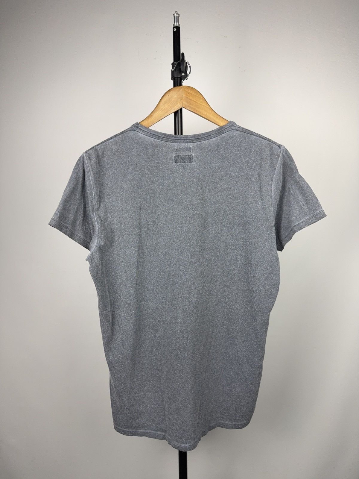 Armani 00s Luxury Armani Jeans Surf Club 1981 Slim Fit T-Shirt L Size US L / EU 52-54 / 3 - 9 Thumbnail