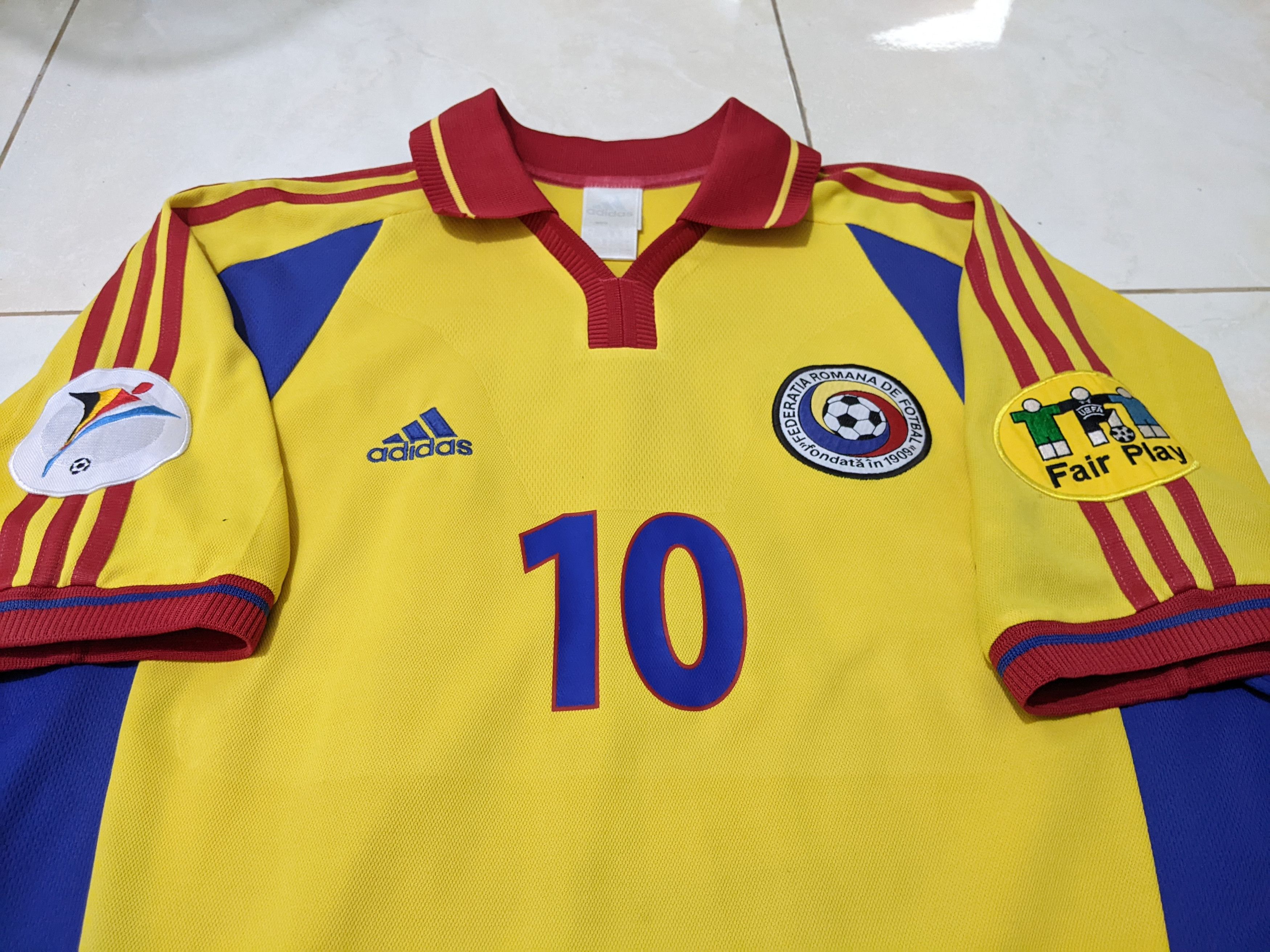 Adidas Rumania euro 2000 home Hagi Jersey football shirt Size US L / EU 52-54 / 3 - 3 Thumbnail