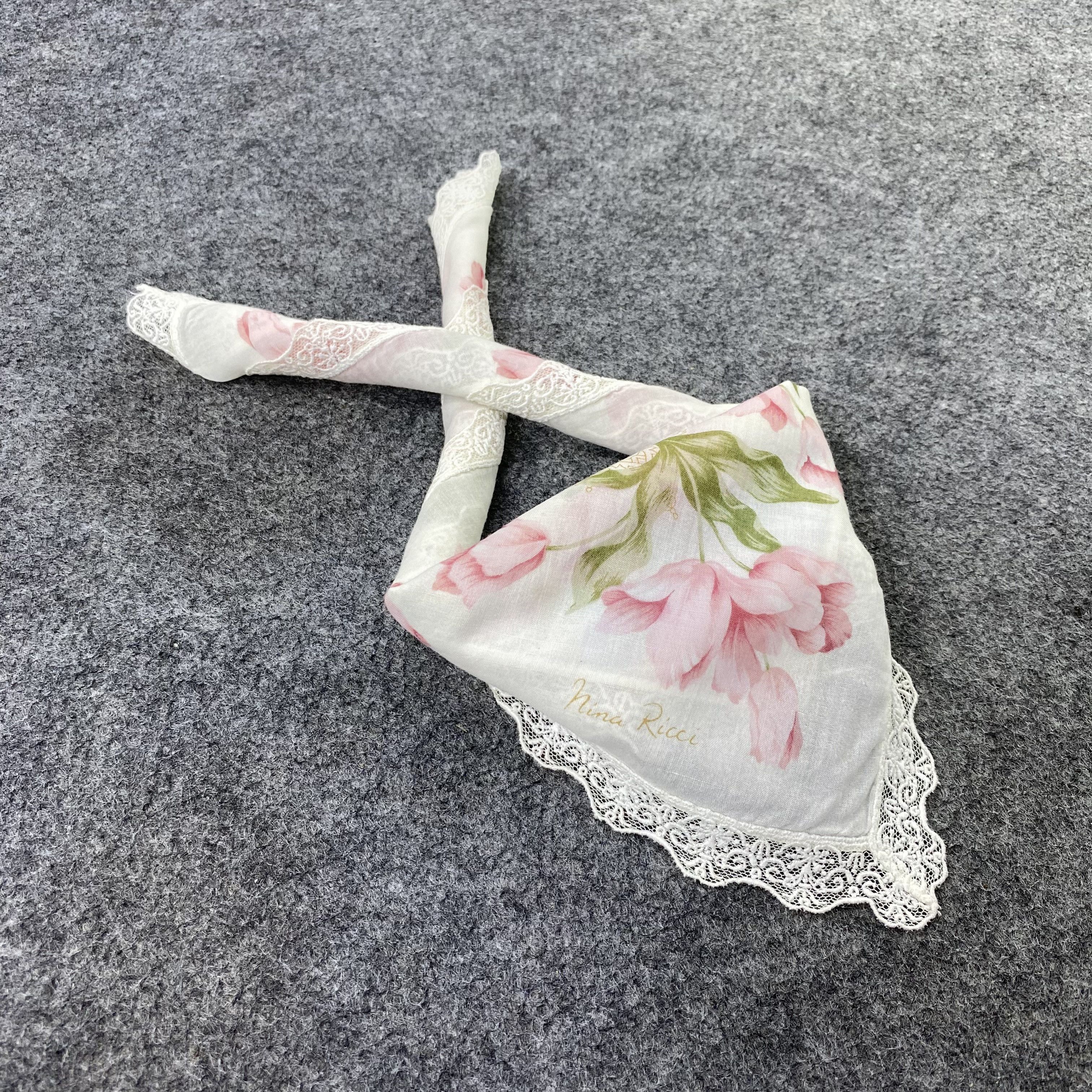Nina Ricci Nina Ricci Handkerchief / Bandana / Neckerchief-B1540 Size ONE SIZE - 1 Thumbnail