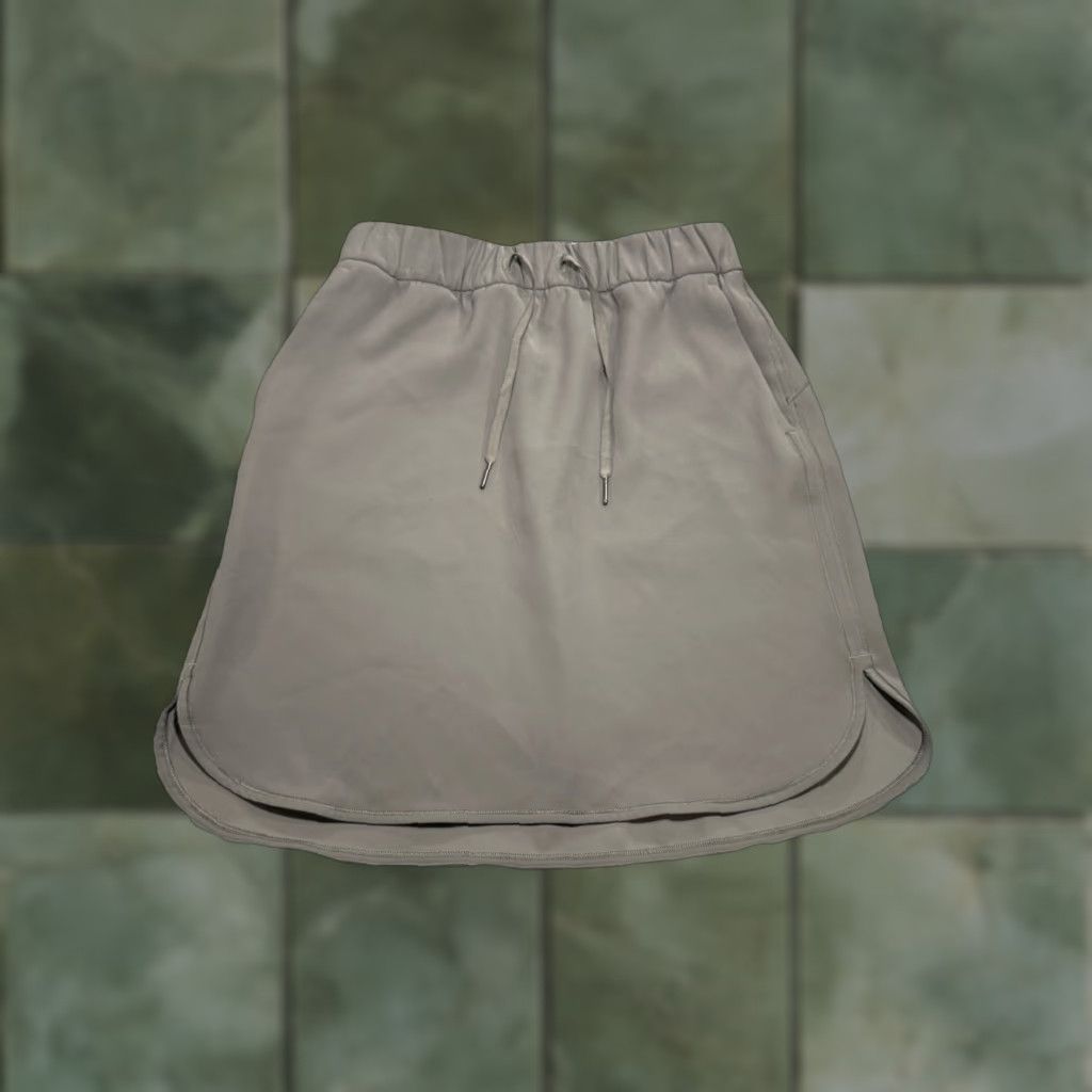 Lululemon Lululemon On The Fly Skirt Women Size 8 Gray Drawstring Mini Unlined LW8A87S Size 30" / US 8 / IT 44 - 1 Thumbnail