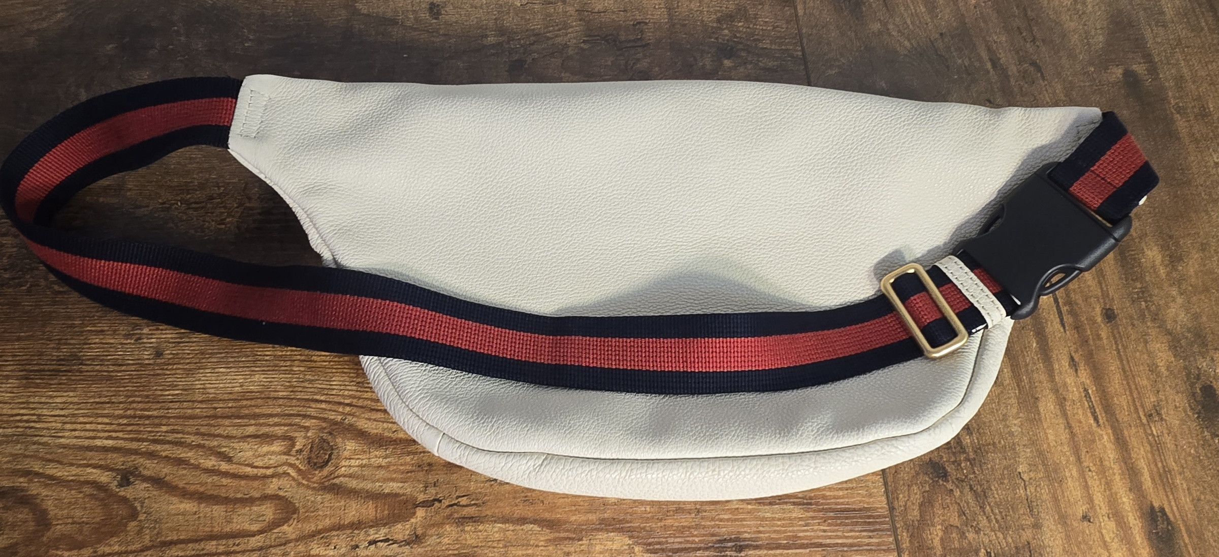 Gucci Gucci Large White Bum Bag Size ONE SIZE - 2 Thumbnail
