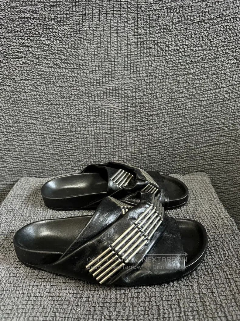 Rick Owens Rick Owens Metallic Asymmetrical Fingerless Leather Slippe Size US 7.5 / IT 37.5 - 6 Thumbnail