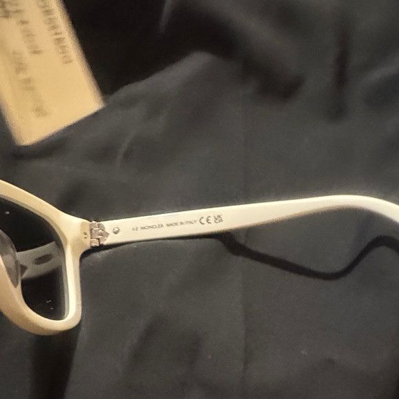 Moncler Moncler White Frame Audree Sunglasse Size ONE SIZE - 5 Thumbnail
