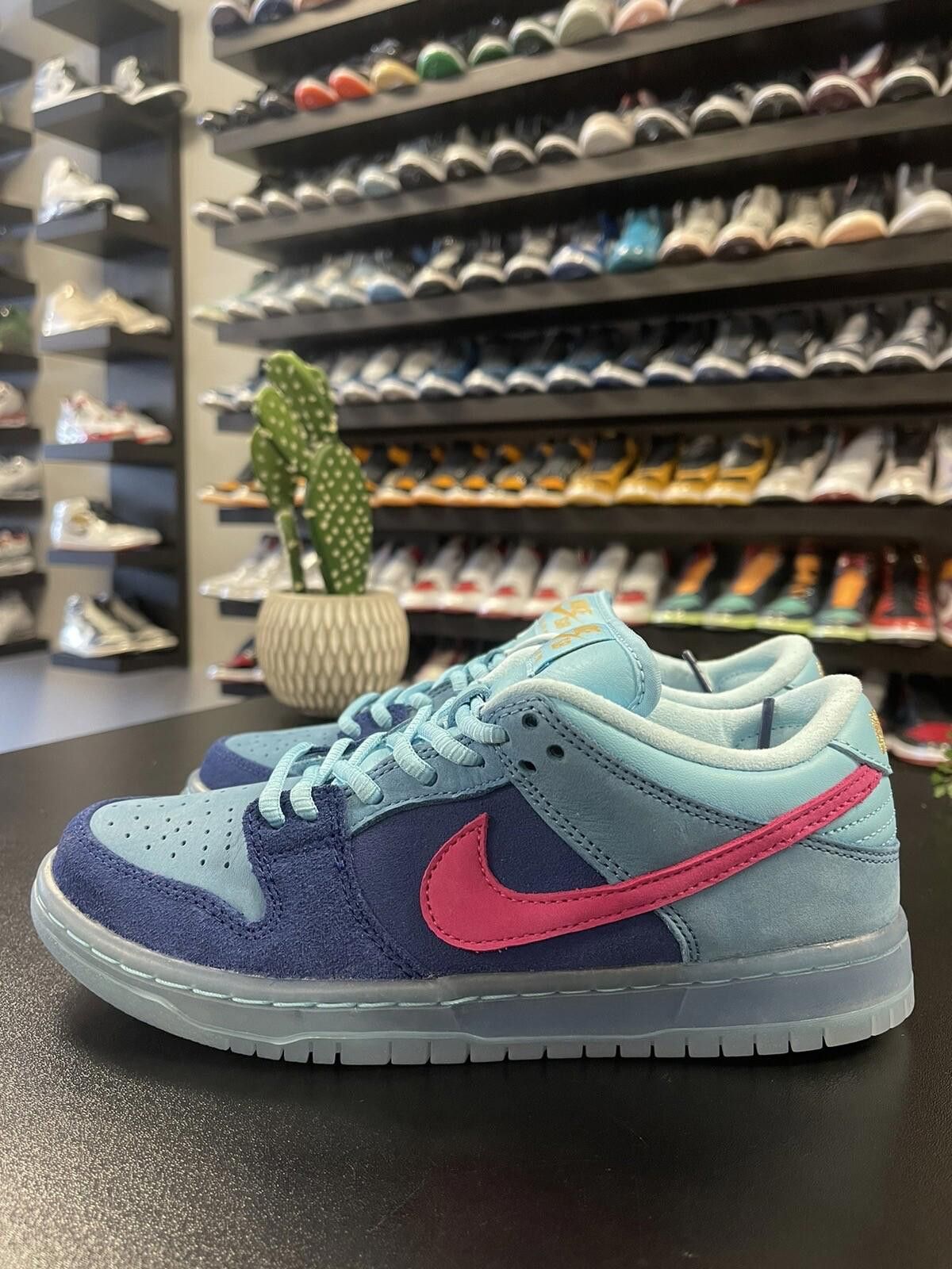 Nike Size 5 - Nike Dunk Low SB x Run The Jewels 4/20 DO9404-400 Size US 5 / EU 37 - 1 Thumbnail