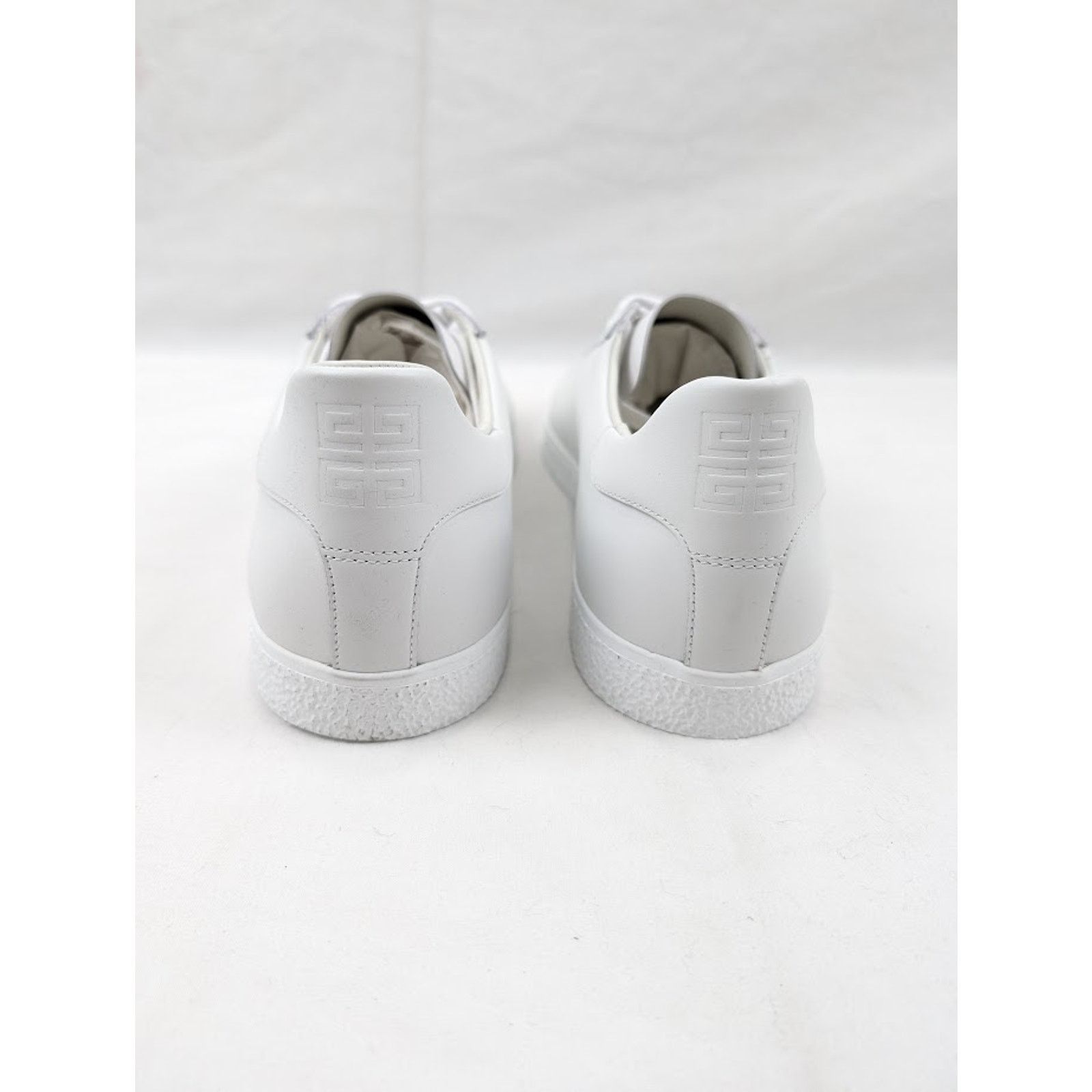 Givenchy o1rshd1 Low-Top Sneakers in White Size US 12 / EU 45 - 18 Thumbnail