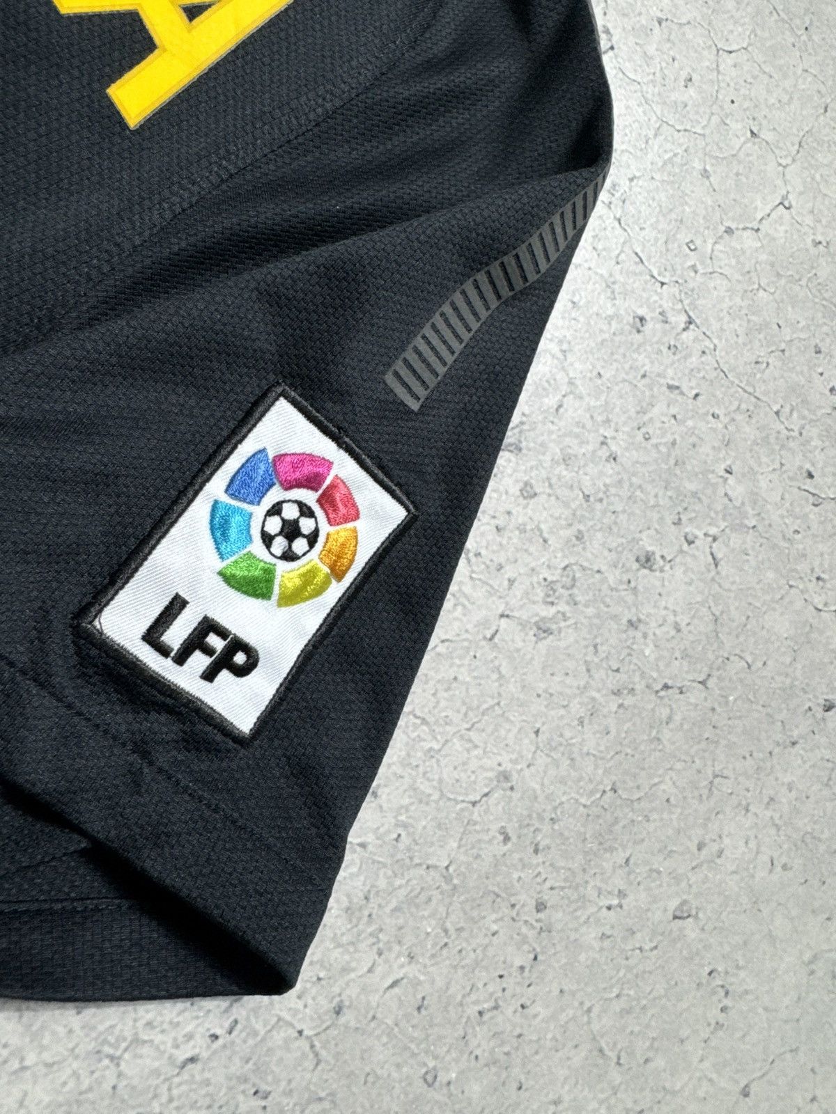 Nike Nike FC Barcelona David Villa #7 2011/2012 Soccer Jersey Size US S / EU 44-46 / 1 - 12 Thumbnail