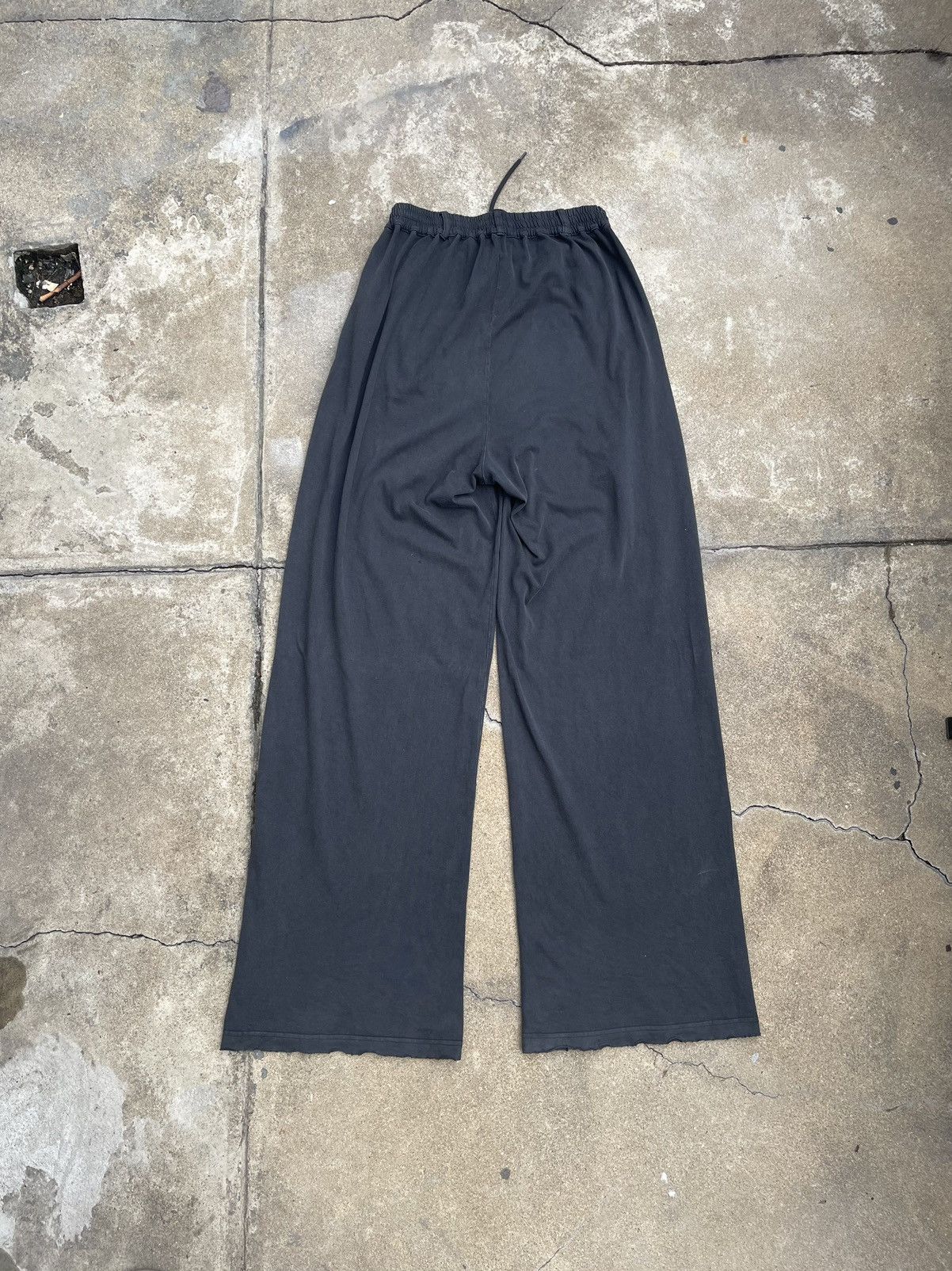 Balenciaga FW22 Wide Leg Distressed Sweats Size US 32 / EU 48 - 4 Thumbnail