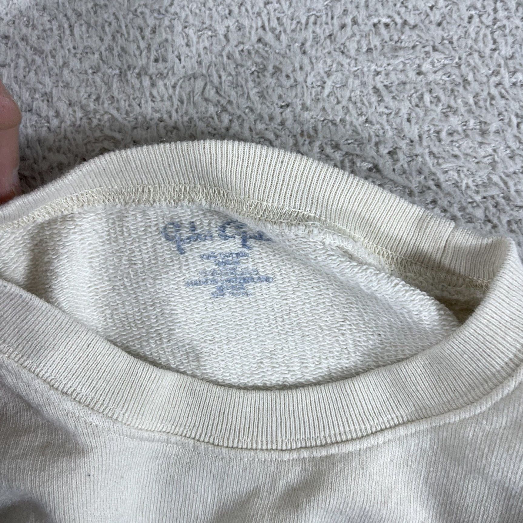 Brandy Melville Brandy Melville Radio Silence Crewneck Sweatshirt OSFA One Size Cream Y2K Band Womens Size L / US 10 / IT 46 - 4 Thumbnail
