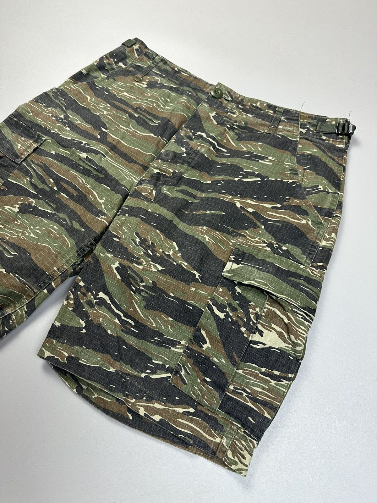 Other Tactical Military Cargo Shorts Khaki S Size US 28 / EU 44 - 2 Thumbnail