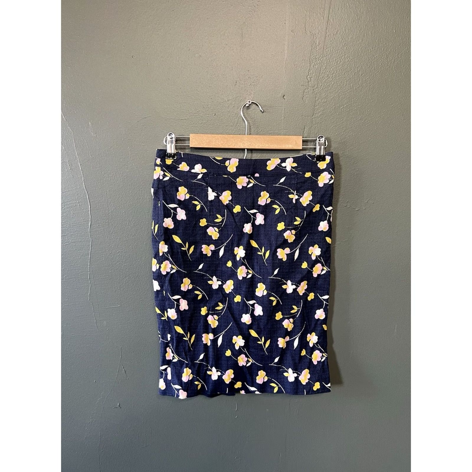 Boden Boden Skirt Womens Midi A-Line Floral Blue 6 Petite Lined 21in - Petites Womens Color Blue Floral Pattern Size 28" / US 6 / IT 42 - 2 Thumbnail