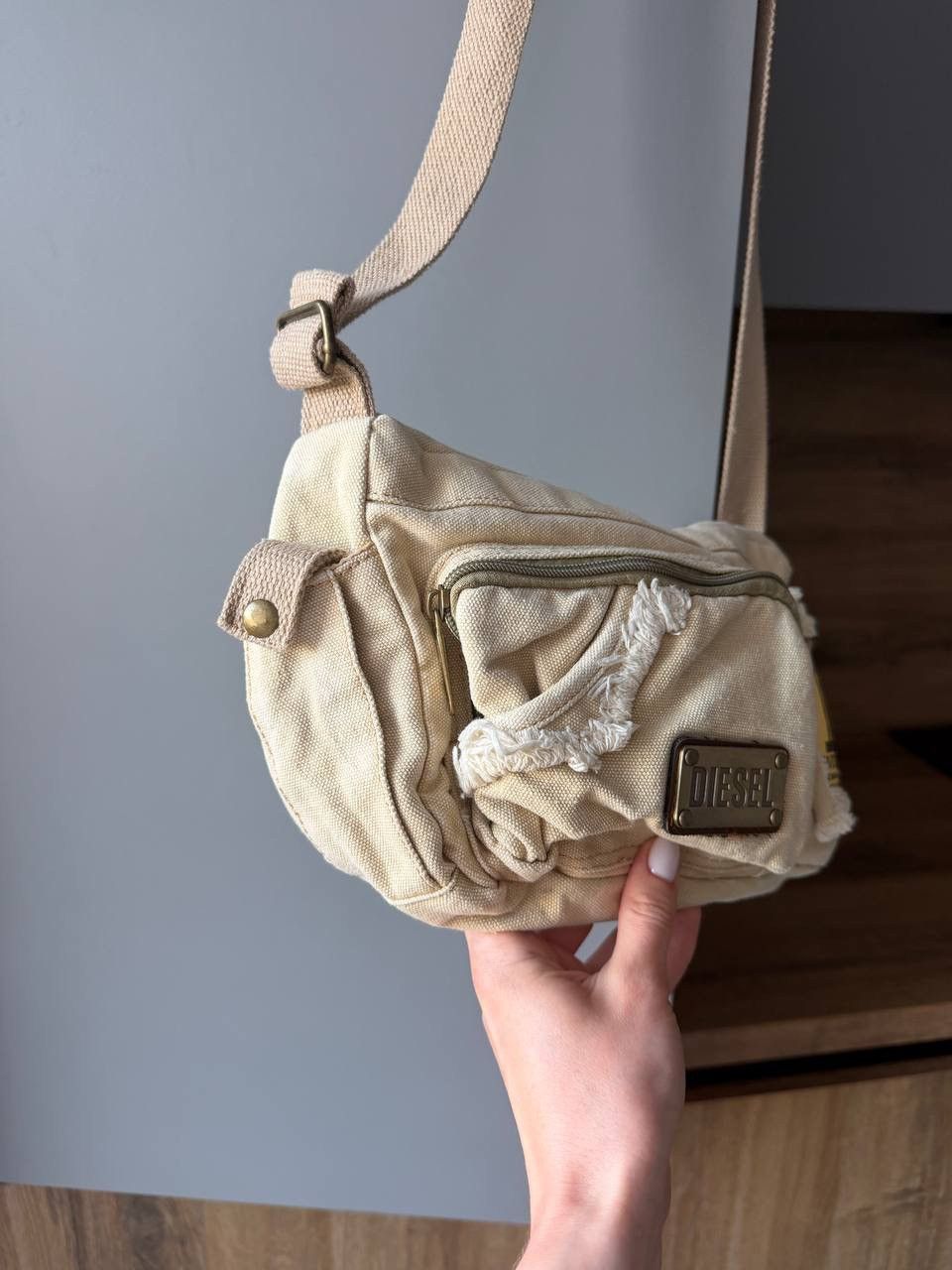 Diesel Diesel Paper Bag Zip Logo Archive Crossbody Bag Y2K Style Size ONE SIZE - 4 Thumbnail