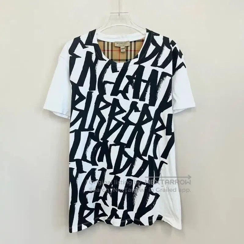 Burberry Burberry White Graphic Print T-Shirt for Women. Size S / US 4 / IT 40 - 1 Thumbnail