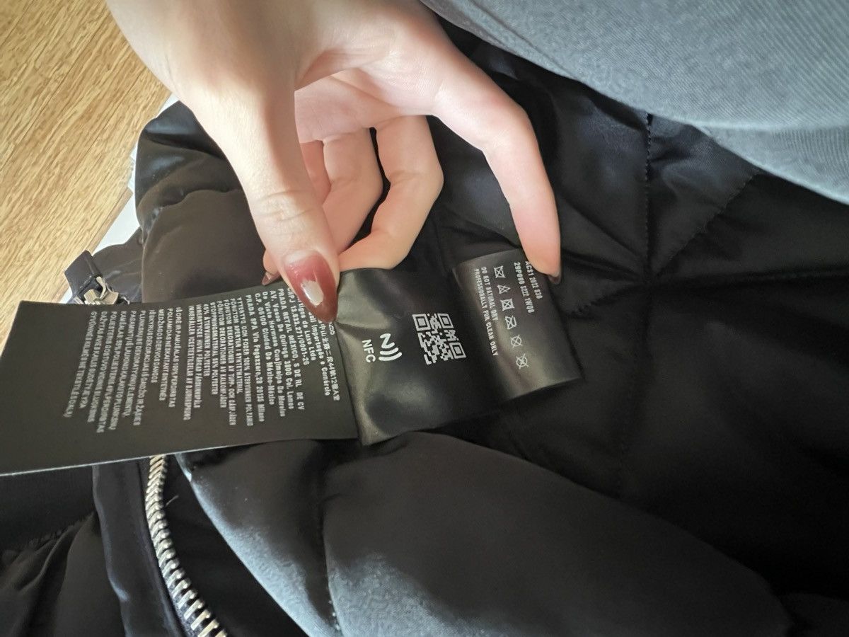 Prada Prada Runway FW22 Feather Re-Nylon Belted Down Jacket Size XS / US 0-2 / IT 36-38 - 10 Thumbnail