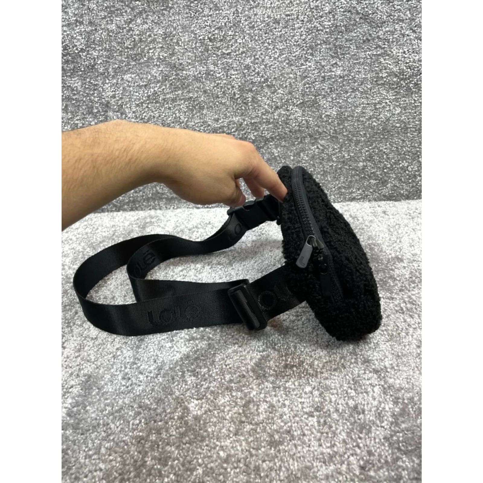 Vintage Lole Bags Womens Small Black Fleece Outer Zip Pocket Adjustable Waist Belt Size S / US 4 / IT 40 - 3 Thumbnail