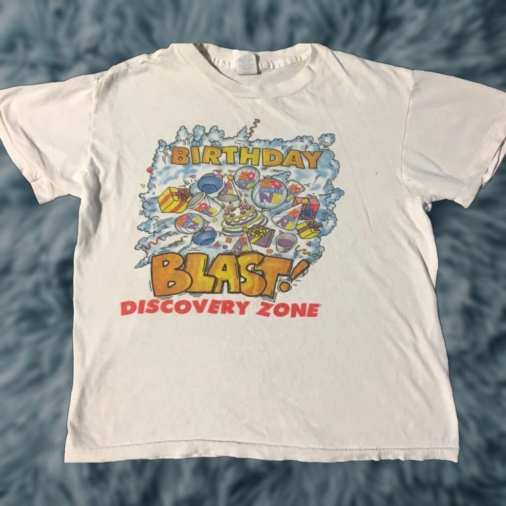 Vintage VINTAGE Discovery Zone Birthday Shirt XS White 90s 80s Distressed Grunge Cartoon Funny Single Stitch Men T-Shirt Short Sleeve Size XS - Adults Mens Size US XS / EU 42 / 0 - 1 Thumbnail
