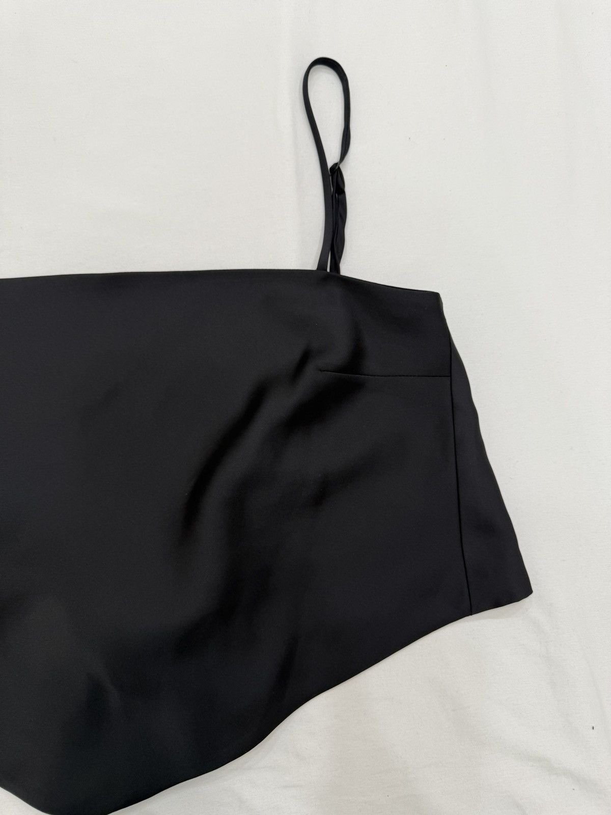Aritzia Aritzia Sunday Best Black Satin Back Tie me Size M / US 6-8 / IT 42-44 - 2 Thumbnail