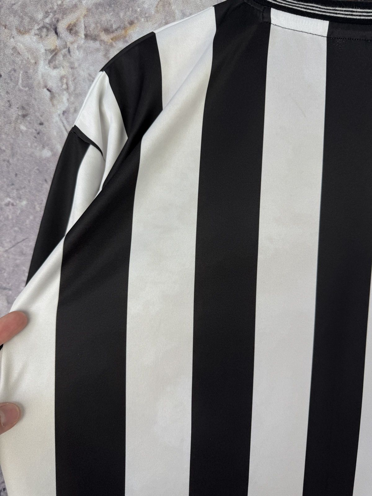 Vintage Score Draw Newcastle United Jersey 1983-1984 Retro Football Size US XL / EU 56 / 4 - 19 Thumbnail