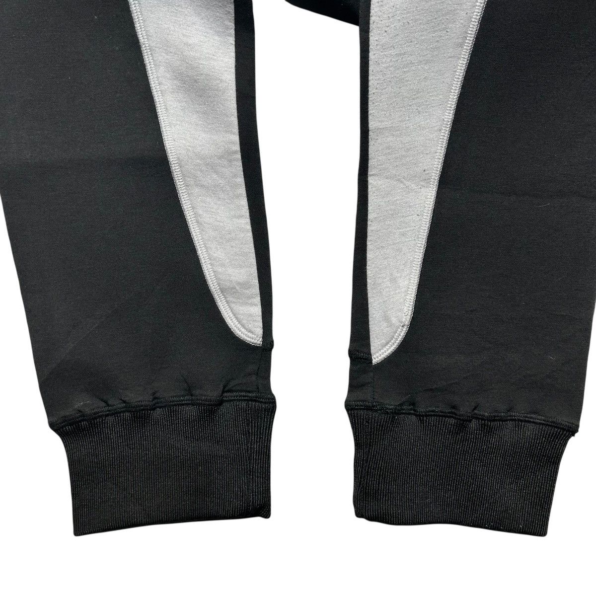 Neil Barrett Neil Barrett Sweatpant /Joggers Size US 28 / EU 44 - 4 Thumbnail