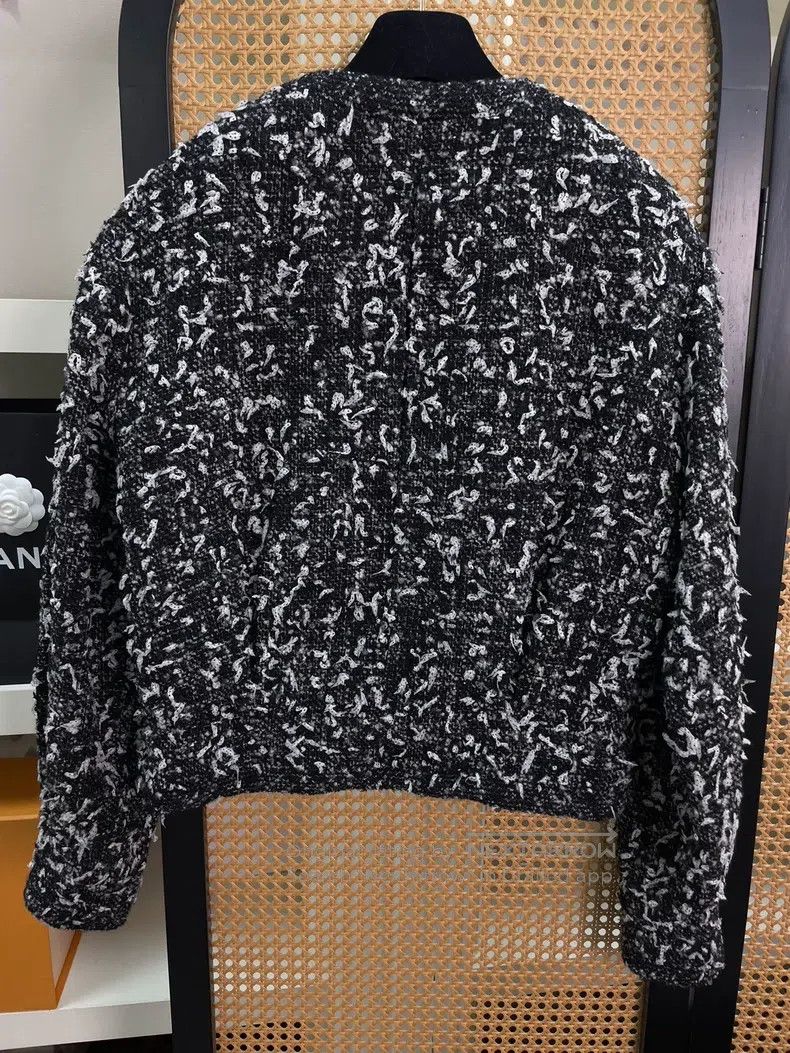 Chanel Chanel 19B black and white snowflake tweed zipper jacket Size XS / US 0-2 / IT 36-38 - 2 Thumbnail