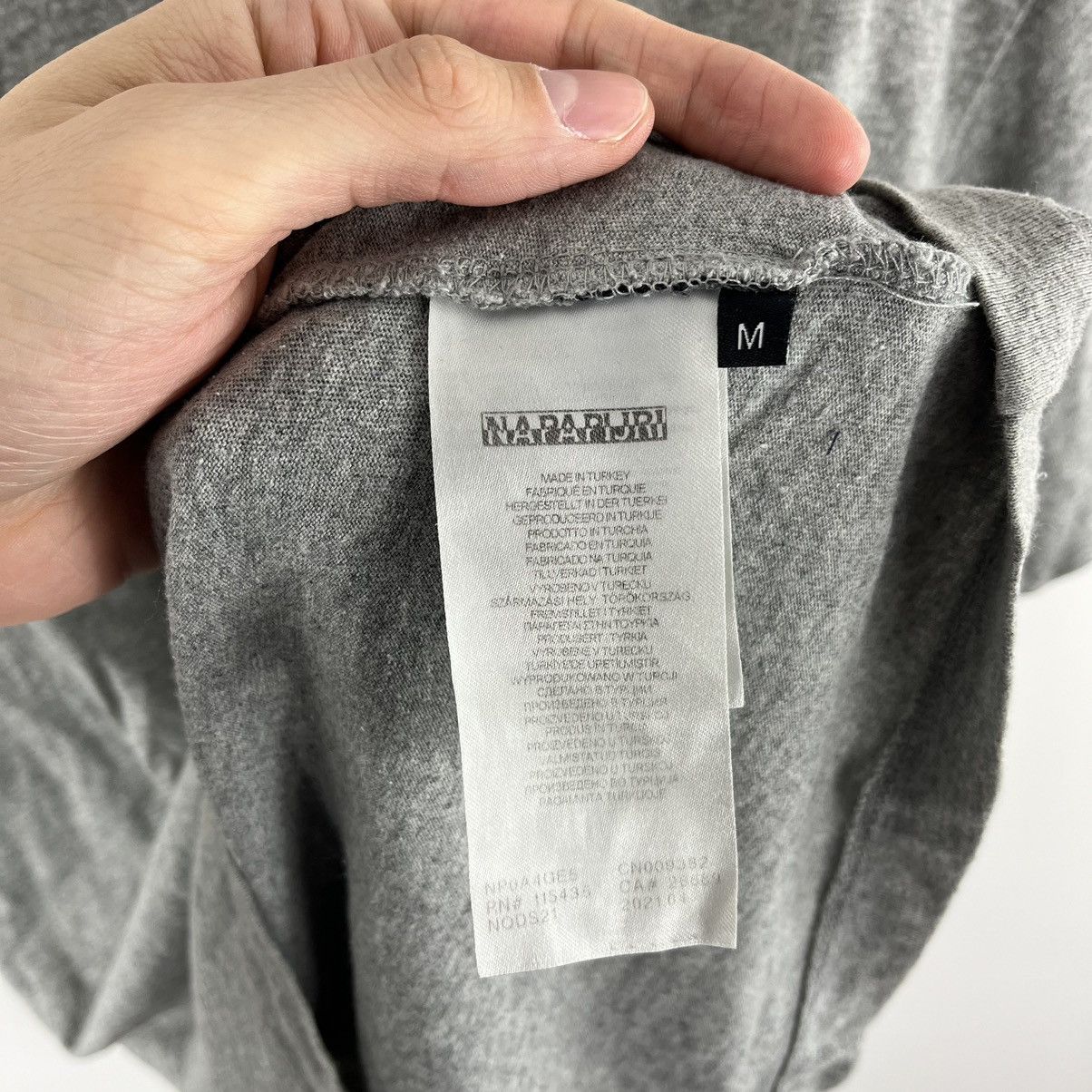 Napapijri Napapijri T-Shirt Grey Centre Logo Size M Relaxed Fit Size US M / EU 48-50 / 2 - 7 Thumbnail