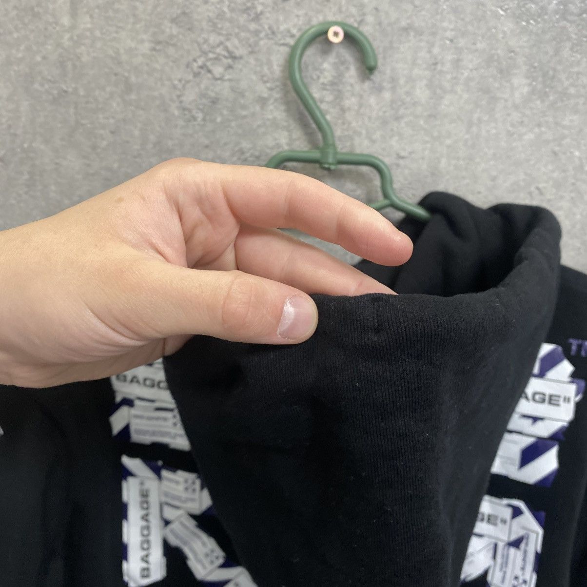 Off-White OFF-WHITE SS20 Airport Tape Arrow Hoodie Big Logo Size US XS / EU 42 / 0 - 11 Thumbnail