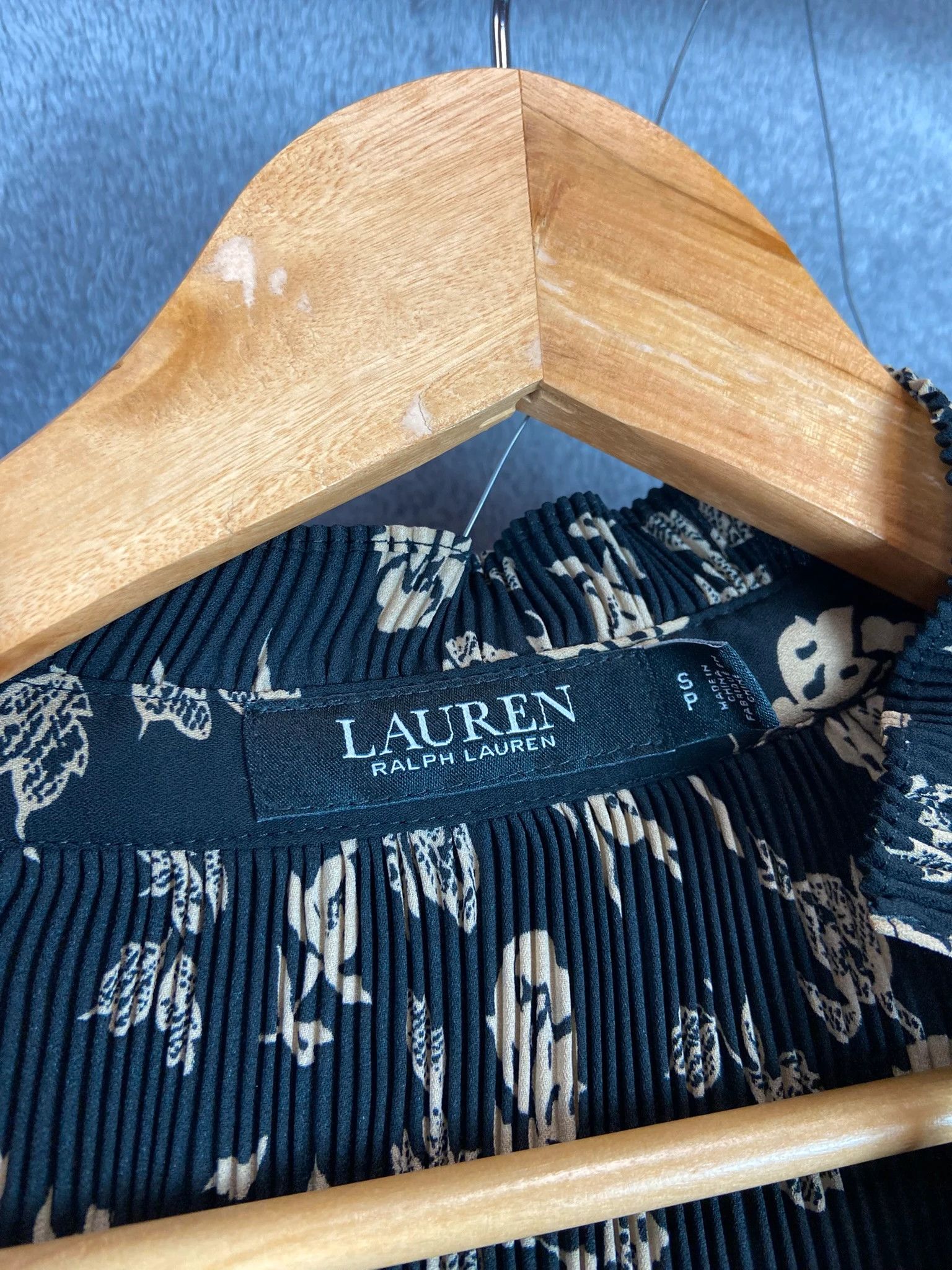 Polo Ralph Lauren Ralph Lauren Floral Blouse – Pleated, Black/Gold S Size S / US 4 / IT 40 - 3 Thumbnail