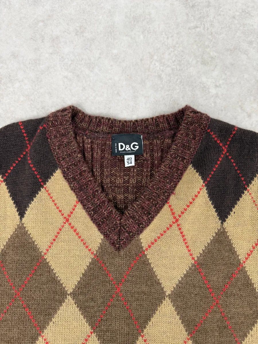 Dolce & Gabbana 2000s Dolce & Gabbana V Neck Beige & Brown British Sleeveless Sweater Size US M / EU 48-50 / 2 - 9 Thumbnail