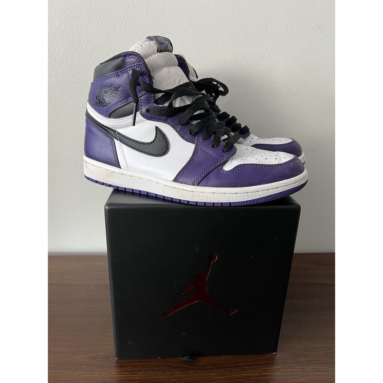 Nike Nike Air Jordan 1 High Court Purple White size 8 OG I Retro Size US 8 / EU 41 - 1 Thumbnail