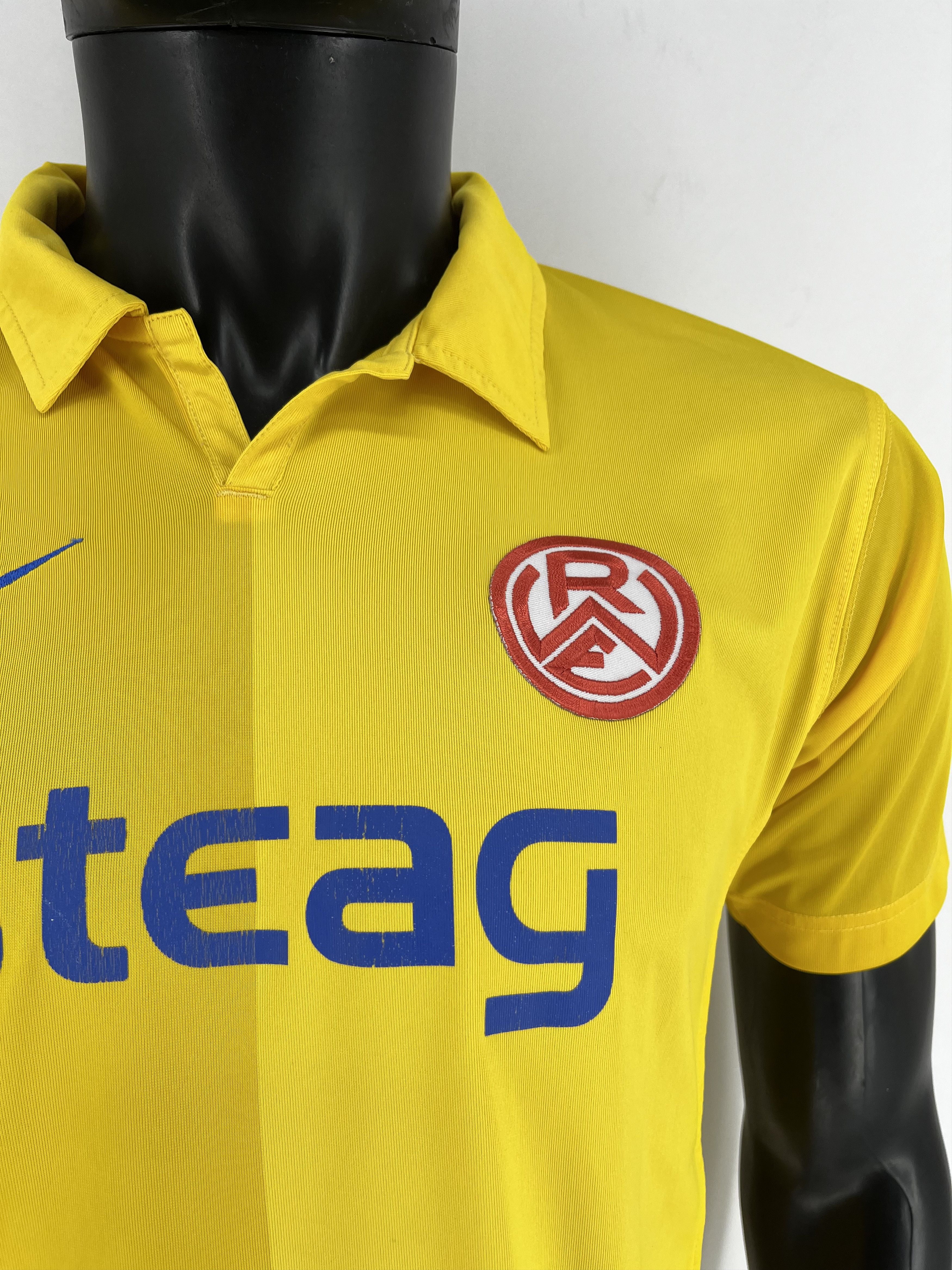 Nike Vintage Nike Rot Weiss Essen RWE Yellow Rare Jersey Shirt Size US XS / EU 42 / 0 - 11 Thumbnail