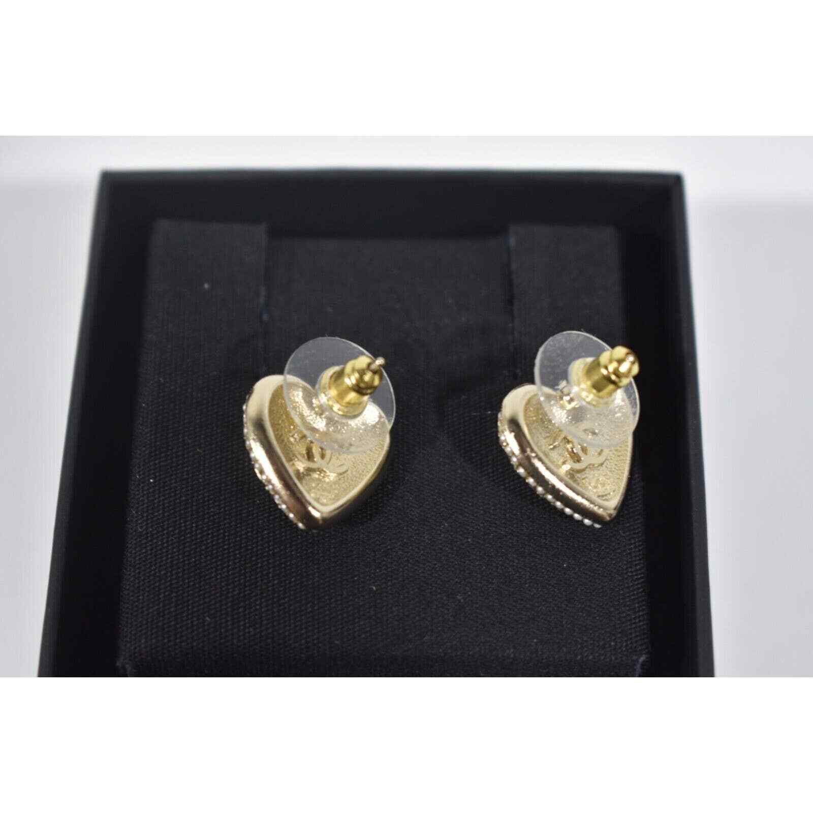 Chanel Chanel Heart Crystal Gold Pearl Pearly Stud Earrings Size ONE SIZE - 12 Thumbnail
