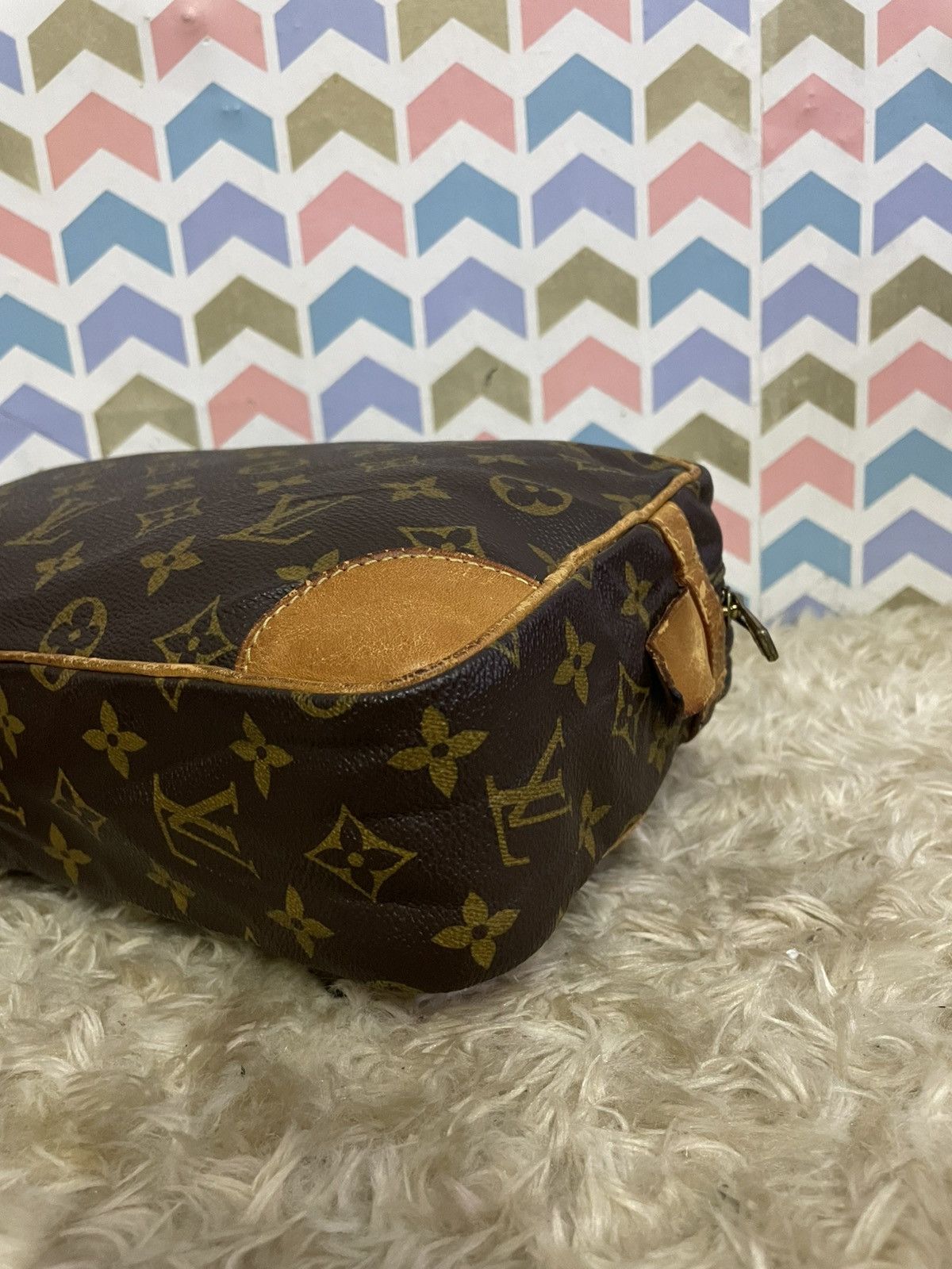 Louis Vuitton Vintage Louis Vuitton Cluct Bag Size ONE SIZE - 13 Thumbnail