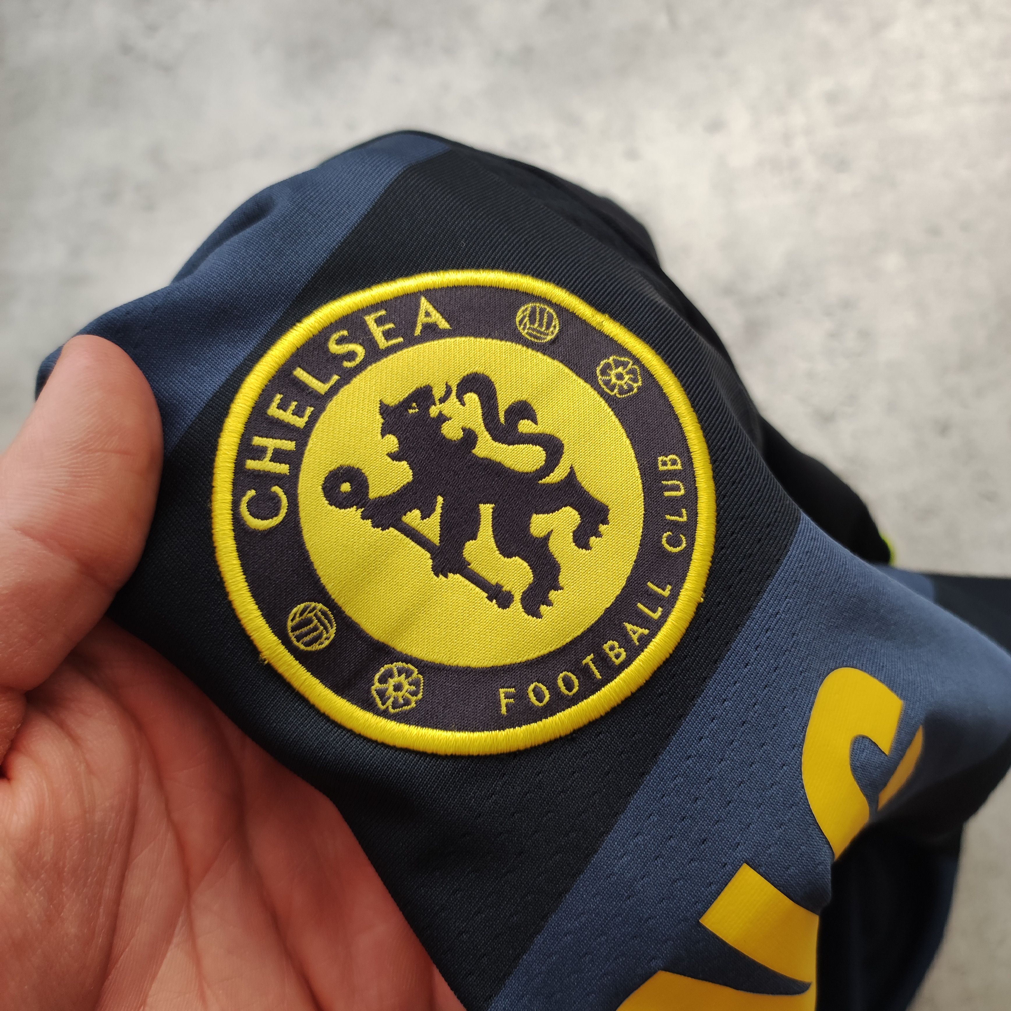 Vintage RARE Og 2009 Chelsea Football FC Away Limited Jersey Size US M / EU 48-50 / 2 - 6 Thumbnail