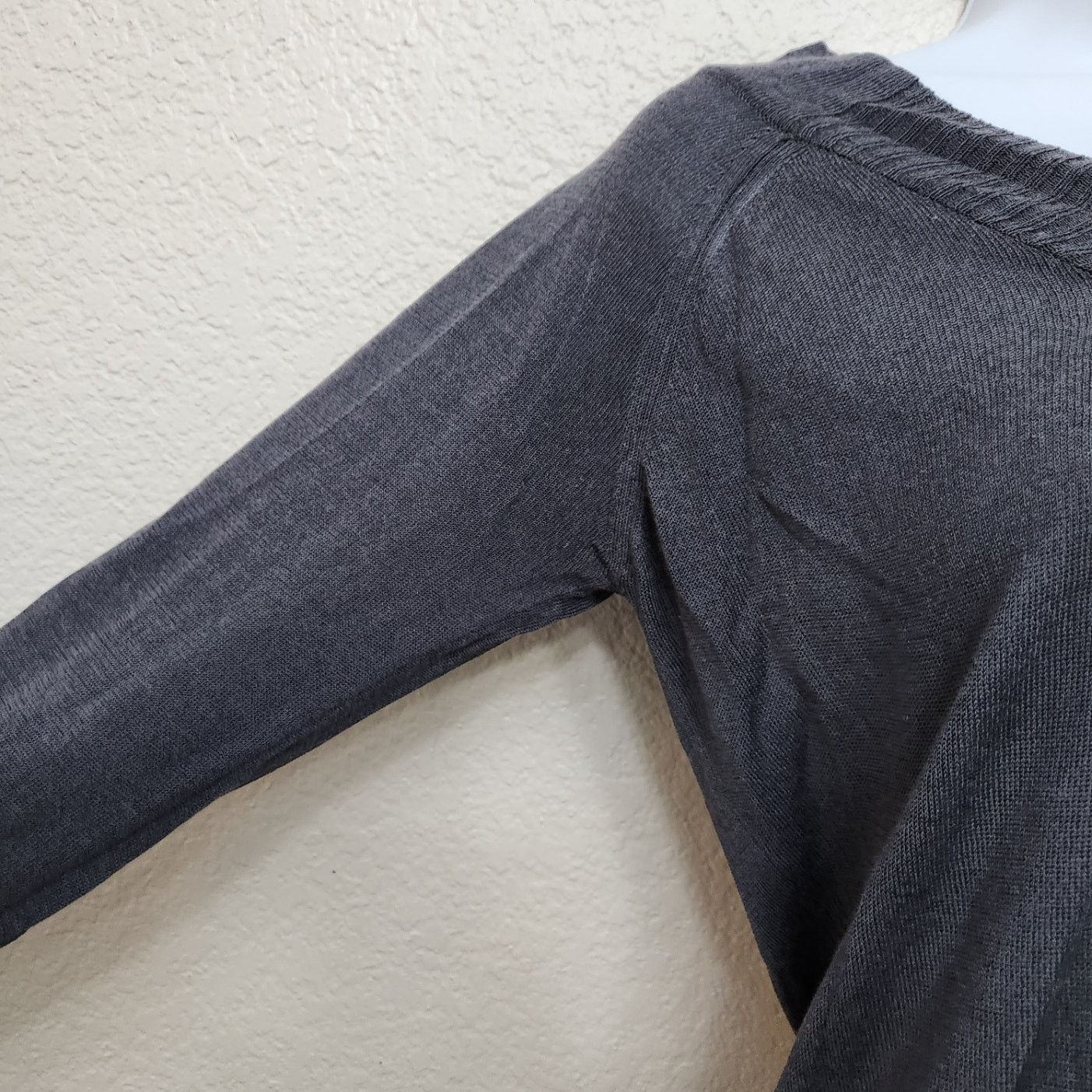 Other Gotha Gray Charcoal Pleated V Neck Tie Back Closure Top S Size S / US 4 / IT 40 - 3 Thumbnail