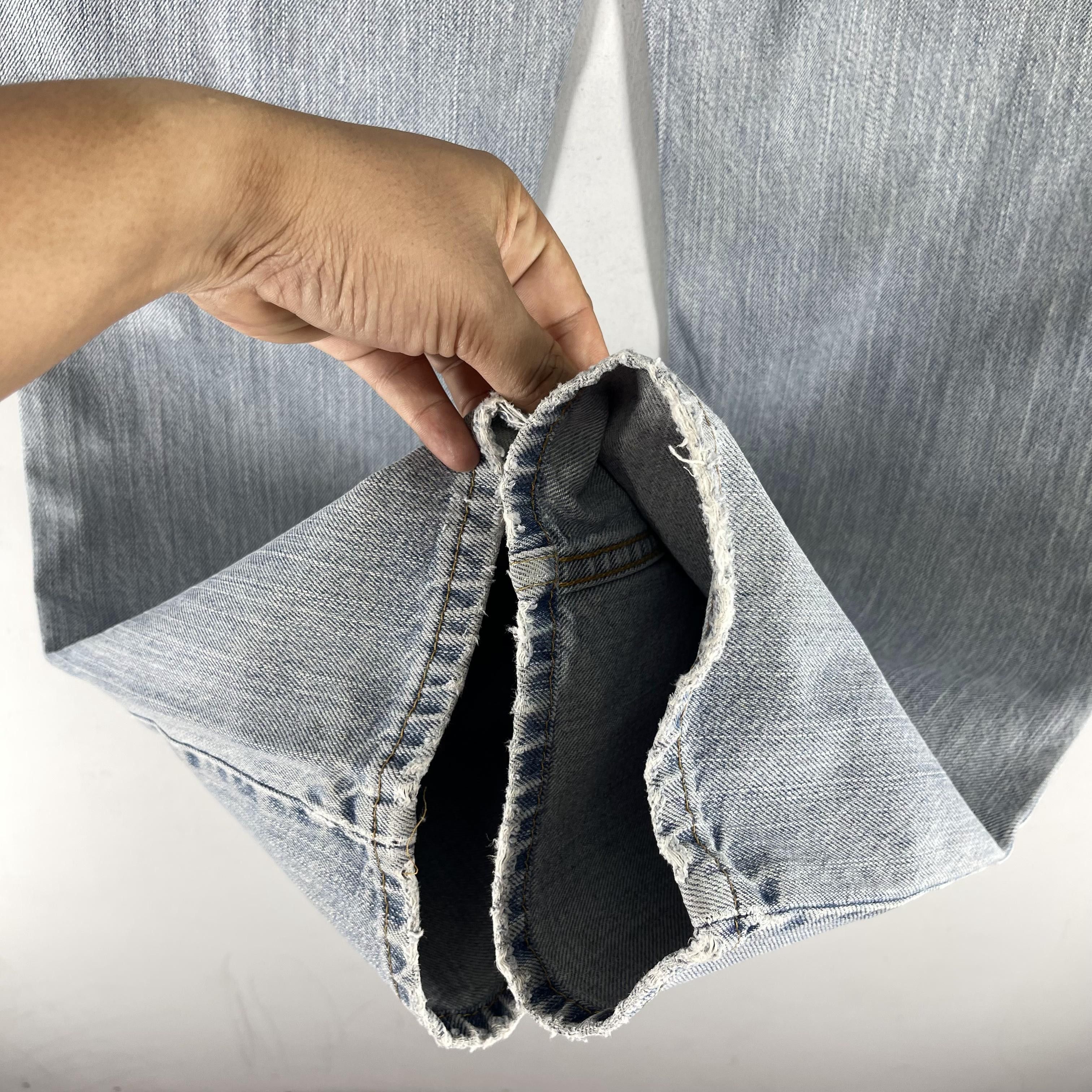 Levi's Size 31 Vintage Levis Signature Distressed Medium Wash Jeans Size US 31 - 11 Thumbnail
