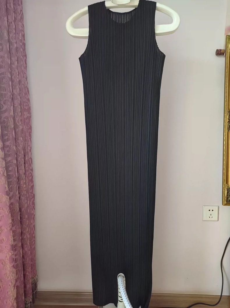 Issey Miyake size:3 Classic basic black sleeveless dress