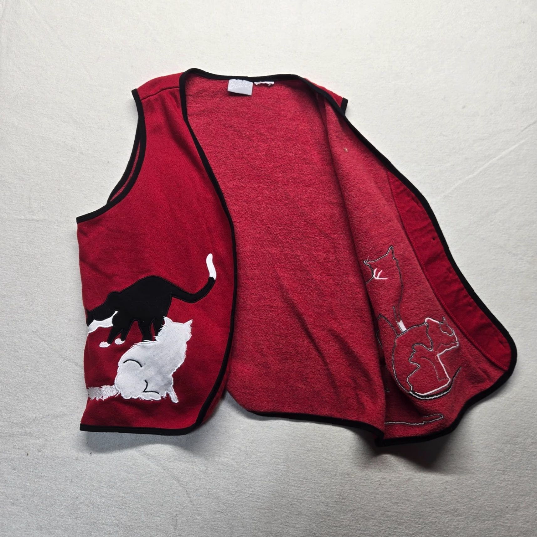 Blair Blair Boutique Red W/ Black White Cats Kittens Lady Sweater Vest Size L Large Size L / US 10 / IT 46 - 2 Thumbnail
