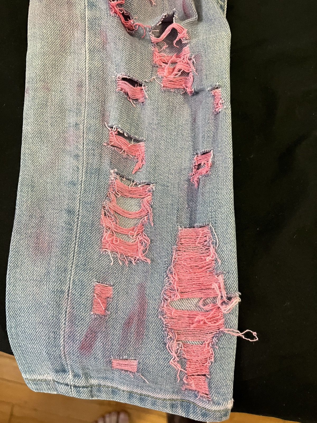 Forever 21 Forever 21 blue distressed pink dye jeans Size US 29 - 2 Thumbnail