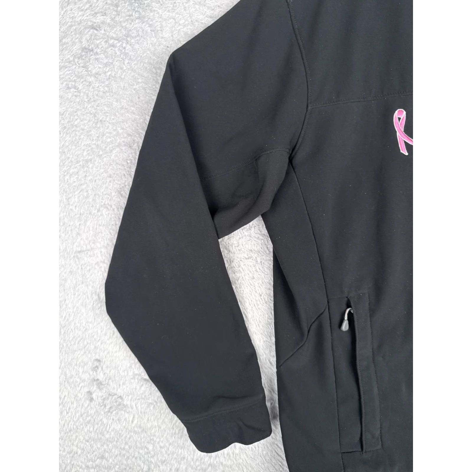 Mountain Hardwear Mountain Hardwear Jacket Mens Large Black Softshell Fleece Breast Cancer Ribbon Size US L / EU 52-54 / 3 - 6 Thumbnail