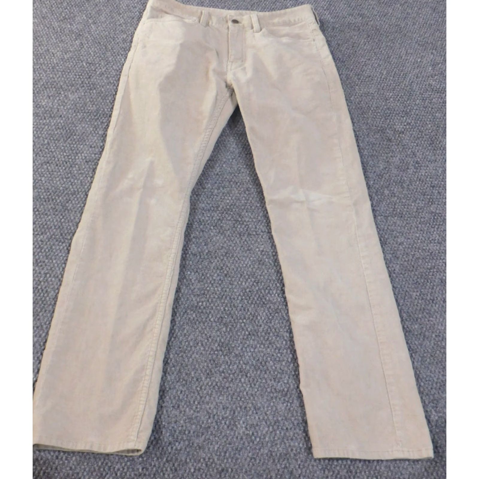 Vineyard Vines Vineyard Vines Pants Mens 30x30 Corduroy Beige Straight Preppy Chino Cotton Logo Vintage? No (But can't add new info) Size US 30 / EU 46 - 2 Thumbnail