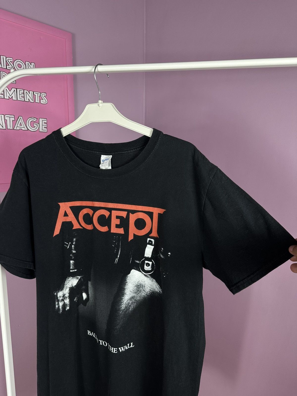 Gildan Accept Heavy Metal Balls To The Wall TShirt 2018 Band Size US L / EU 52-54 / 3 - 5 Thumbnail