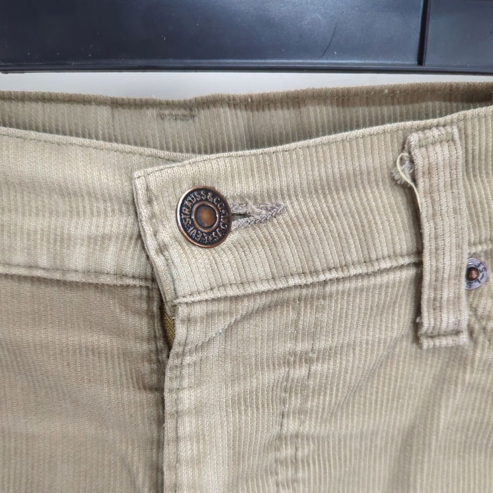 Levi's VINTAGE Levi's 517 Corduroy Jeans 34x30 Bootcut Tan Levi Strauss USA Made 5-Pocket Button Zip Mens Size US 34 / EU 50 - 5 Thumbnail